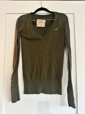 Hollister Olive V-Neck Lightweight Sweater